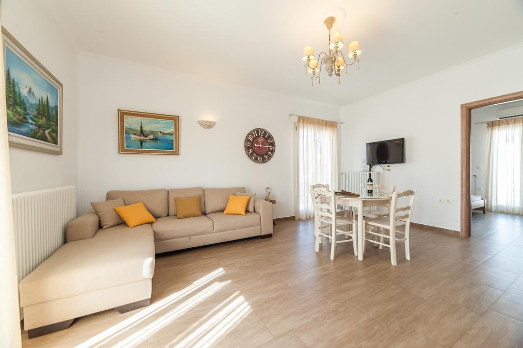 Panos Apartment Naousa 外观 照片